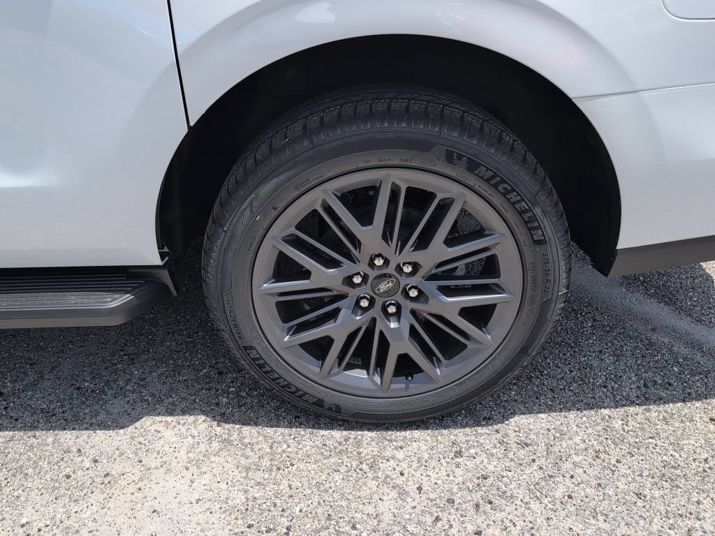 New 2026 Ford Expedition Max Platinum w/ Stealth Appearance Package AWD/4WD image 14