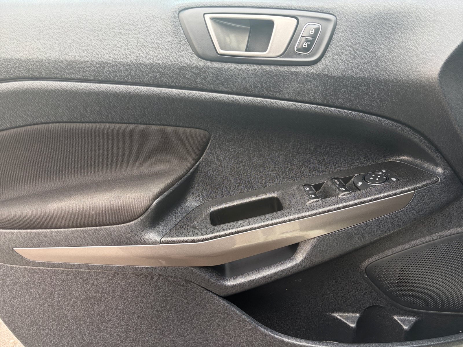 Used 2020 Ford EcoSport SE FWD image 12