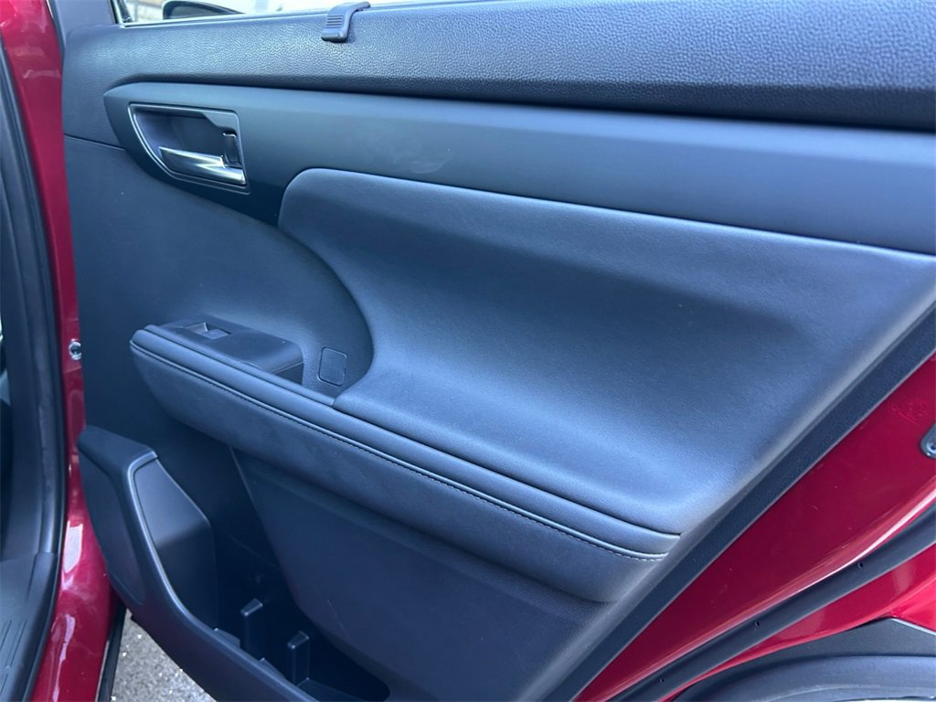 Used 2023 Toyota Highlander XLE image 23