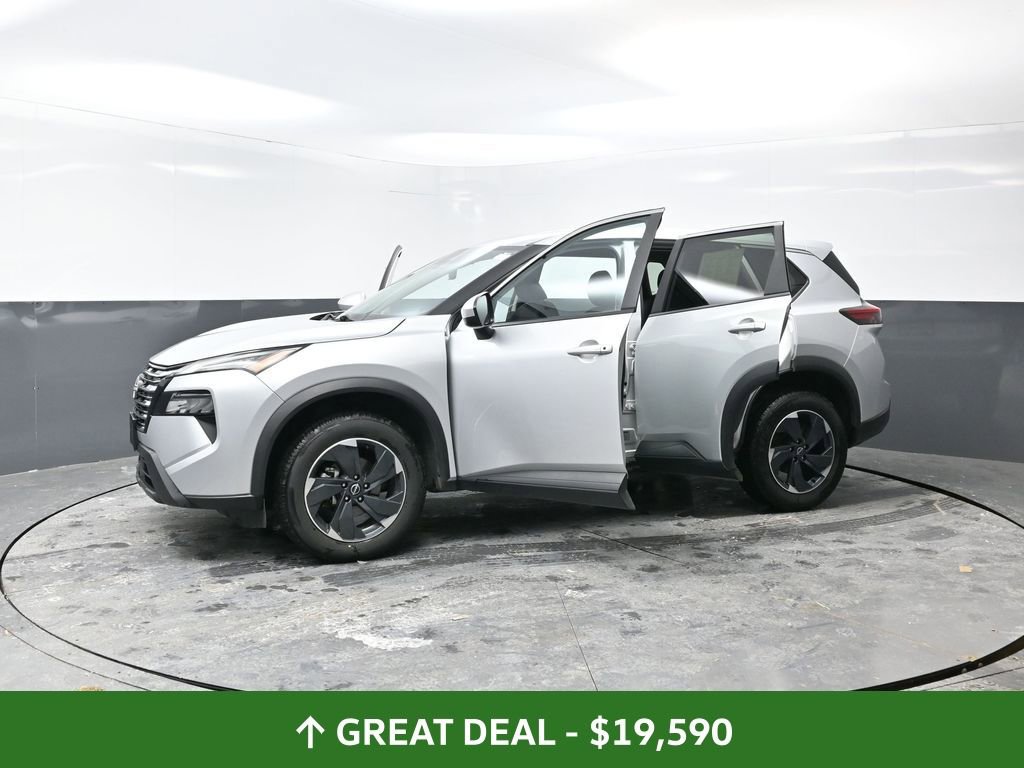 Used 2024 Nissan Rogue SV image 58