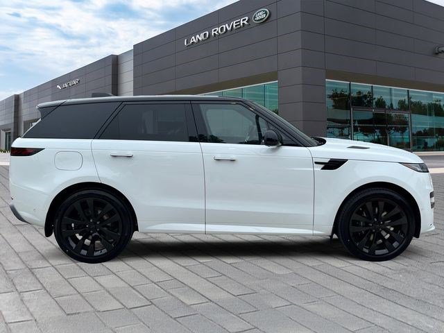 New 2026 Land Rover Range Rover Sport Dynamic SE AWD/4WD image 6