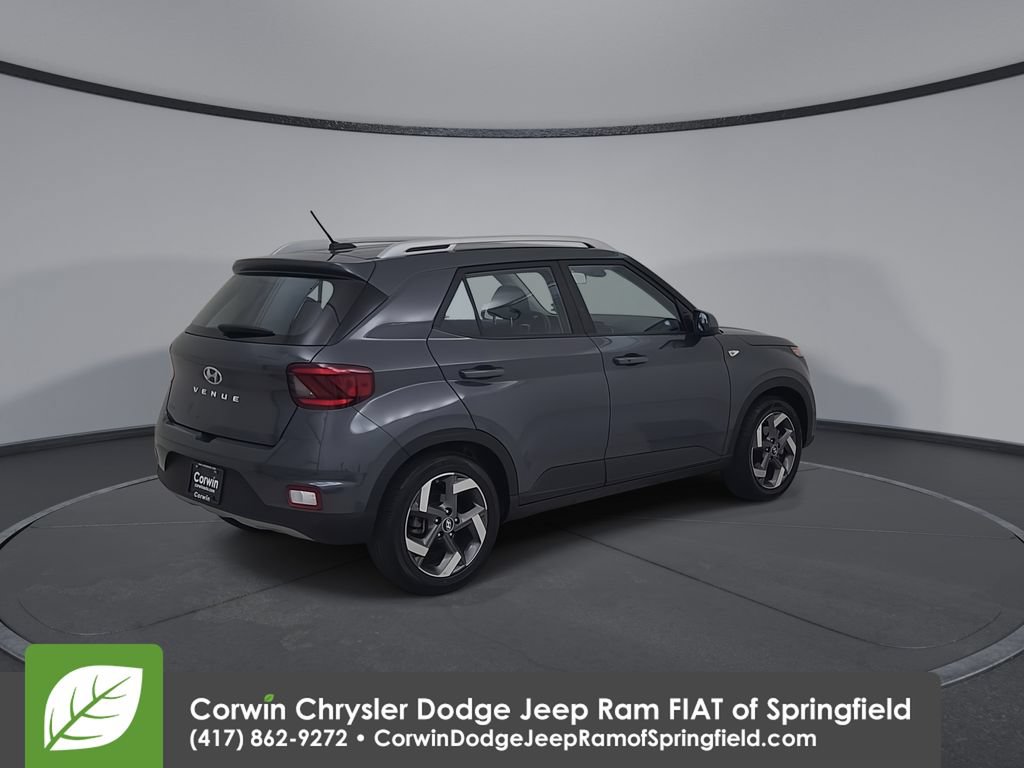 Used 2025 Hyundai Venue SEL FWD image 15