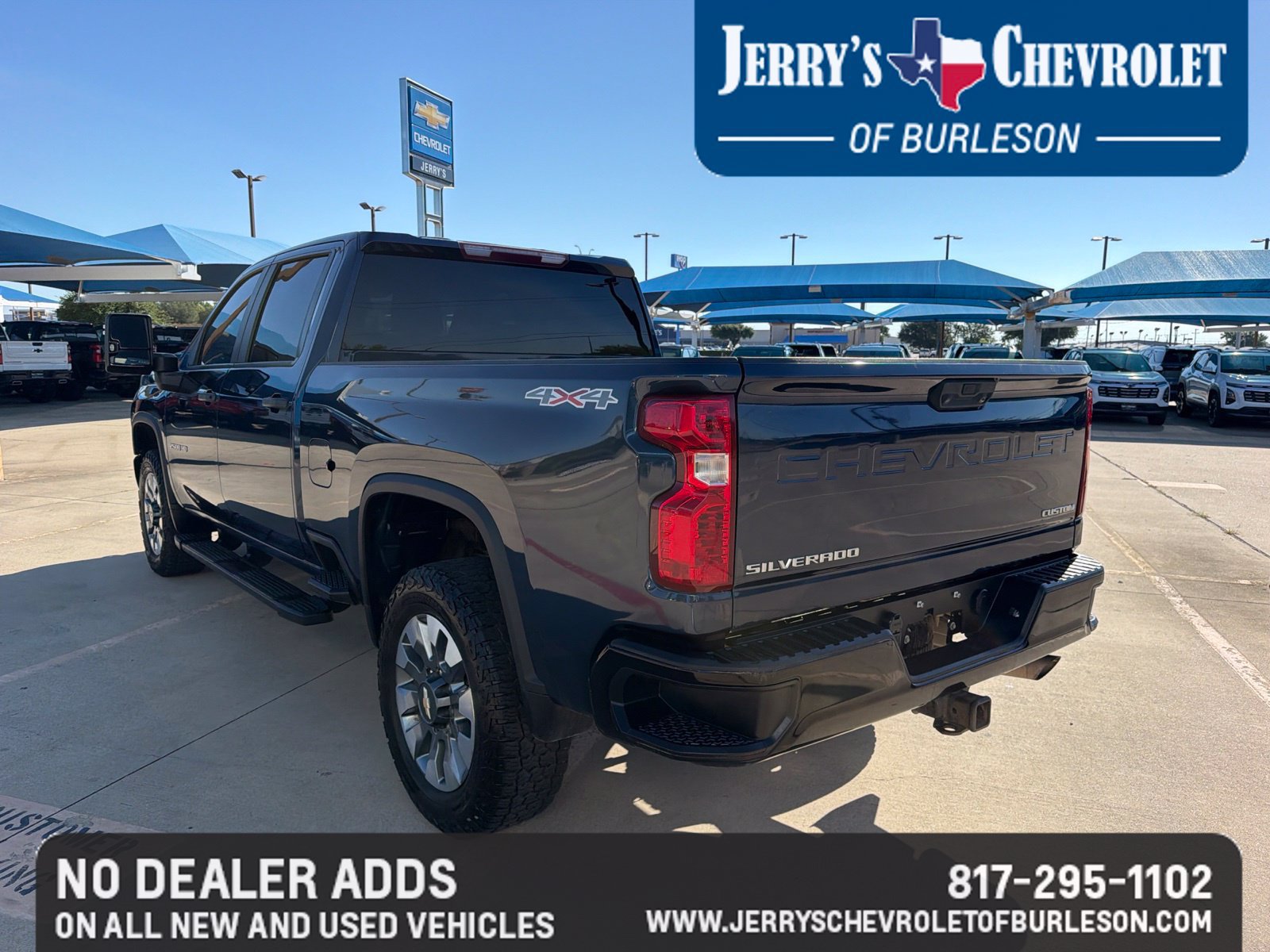 Used 2022 Chevrolet Silverado 2500 Custom w/ Custom Value Package AWD/4WD image 7