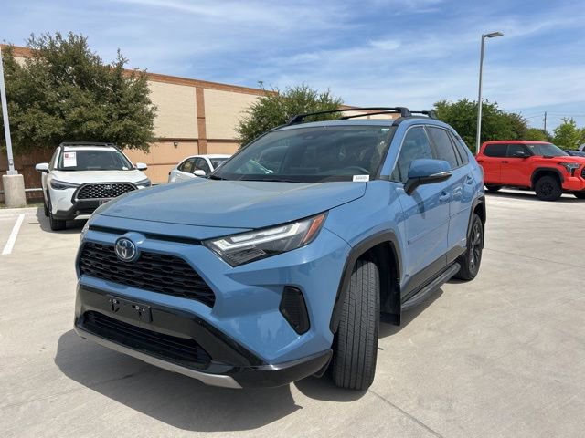 Used 2024 Toyota RAV4 SE w/ Convenience Package image 8