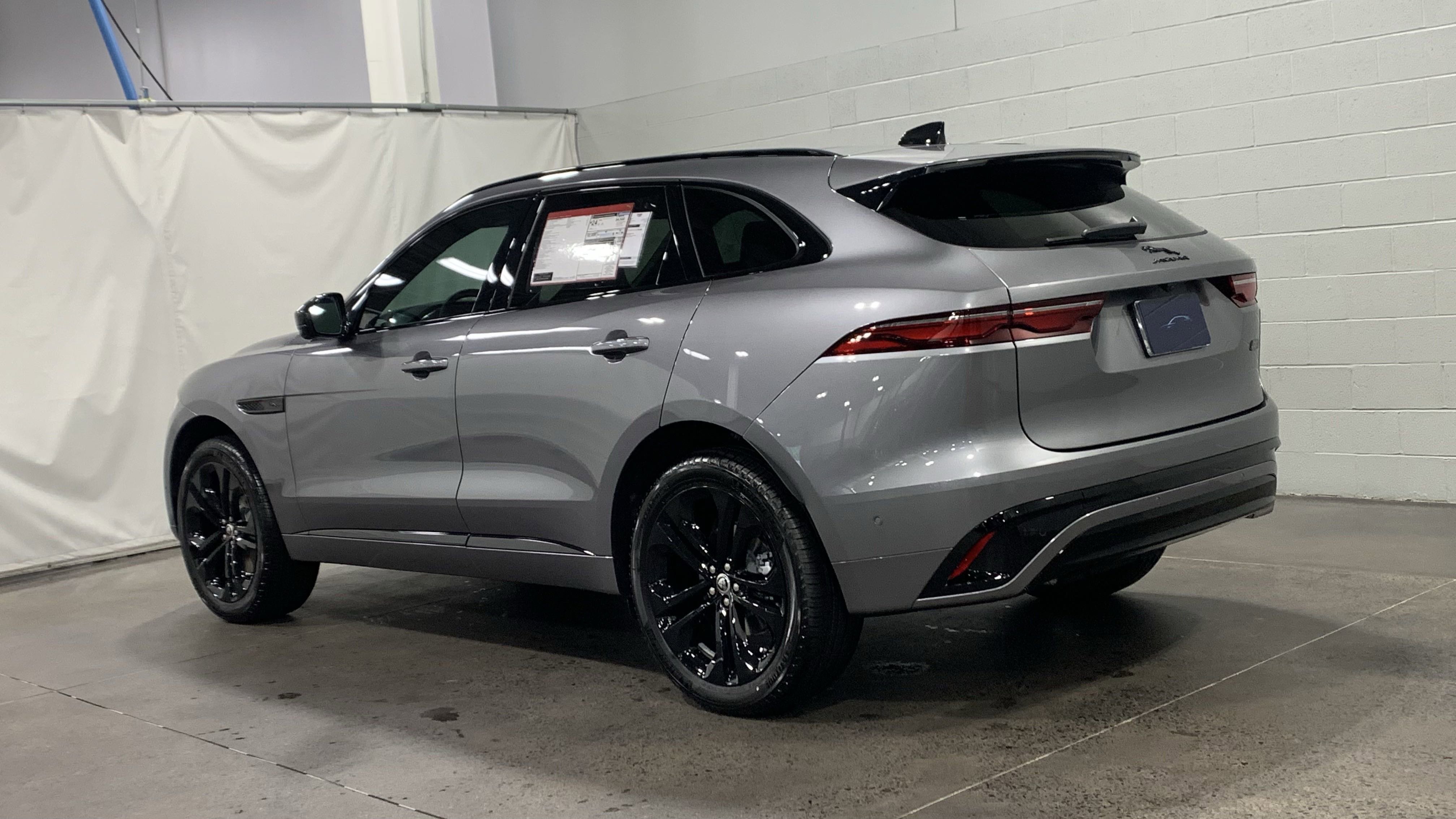 New 2026 Jaguar F-PACE R-Dynamic S image 12