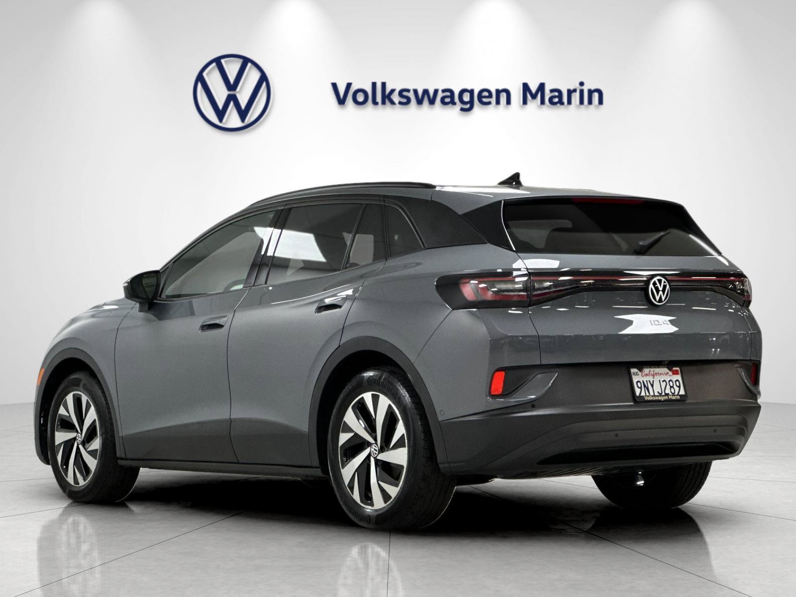 Used 2024 Volkswagen ID.4 2WD image 3