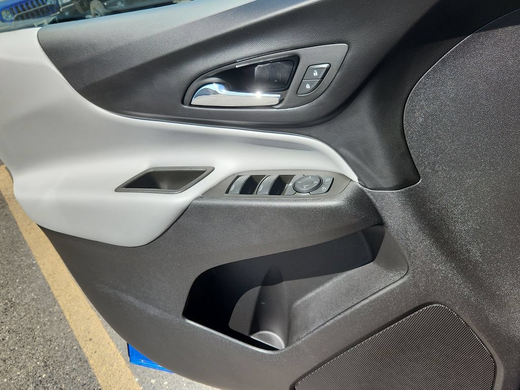 Used 2024 Chevrolet Equinox LS AWD/4WD image 9