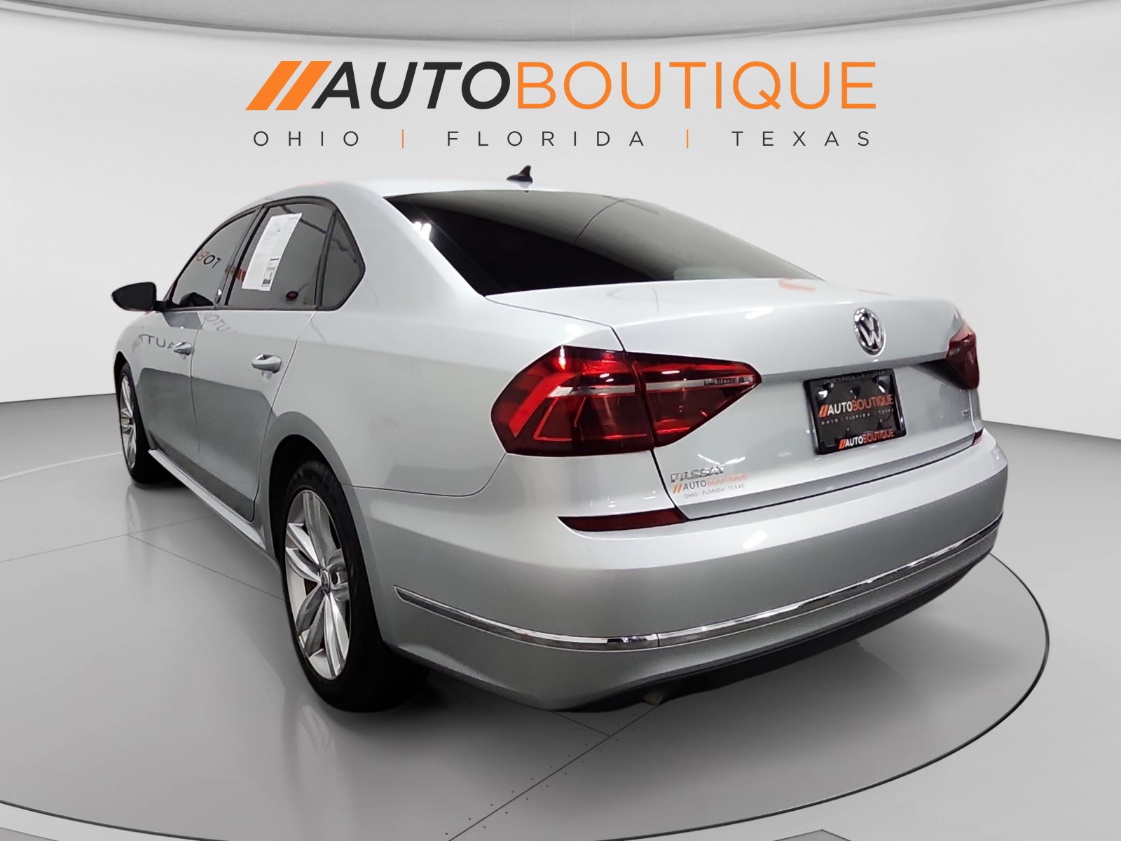 Used 2019 Volkswagen Passat 2.0T Wolfsburg w/ Wheels & Sunroof Package FWD image 3