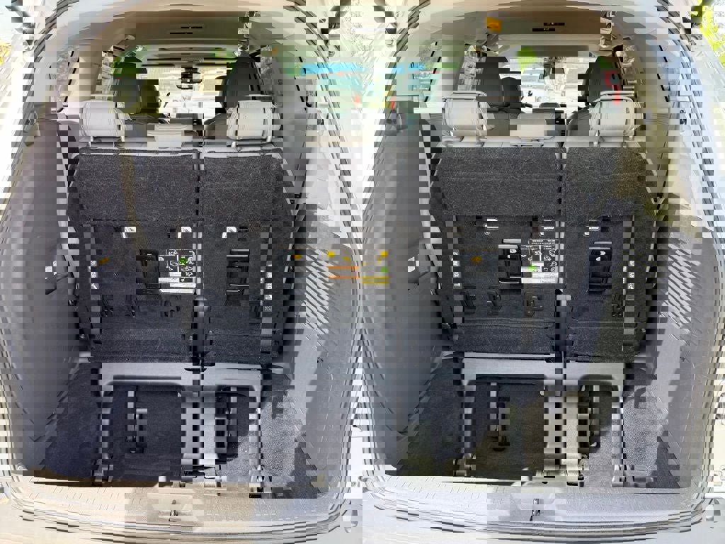 Used 2023 Toyota Sienna XLE image 17