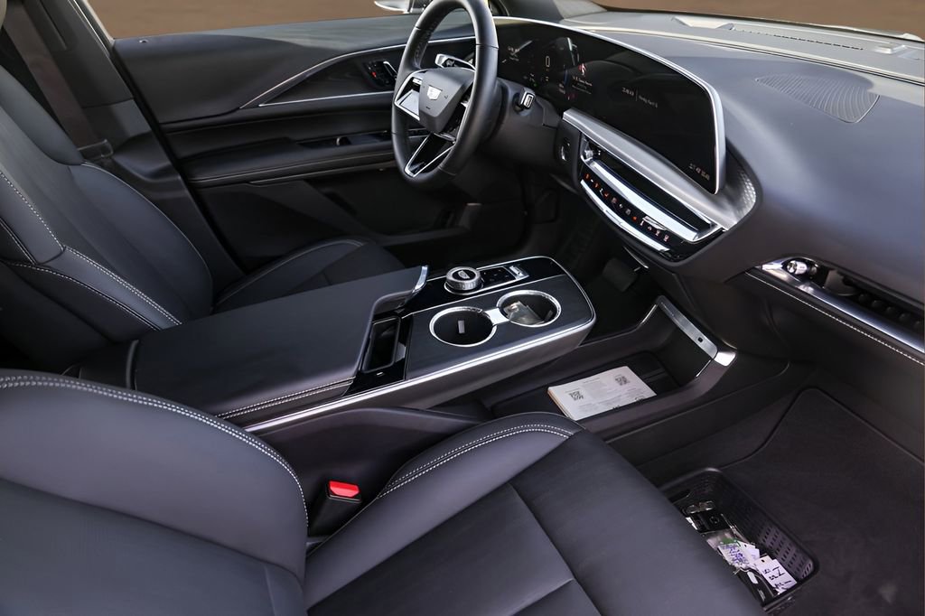 Certified 2024 Cadillac Lyriq Sport image 29