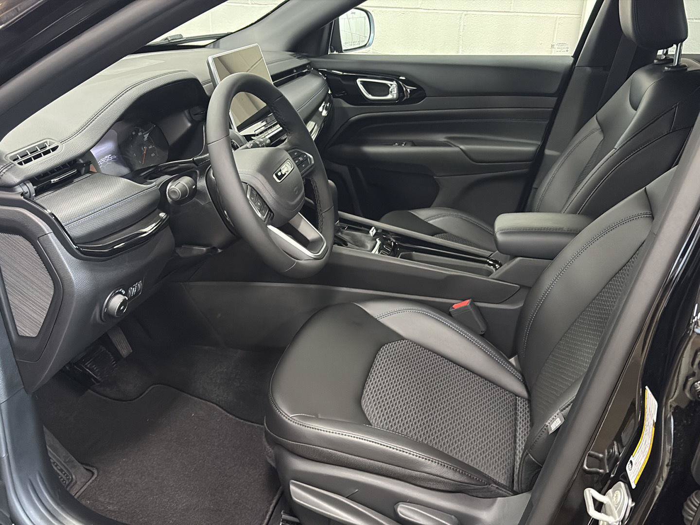 New 2026 Jeep Compass Latitude AWD/4WD image 5