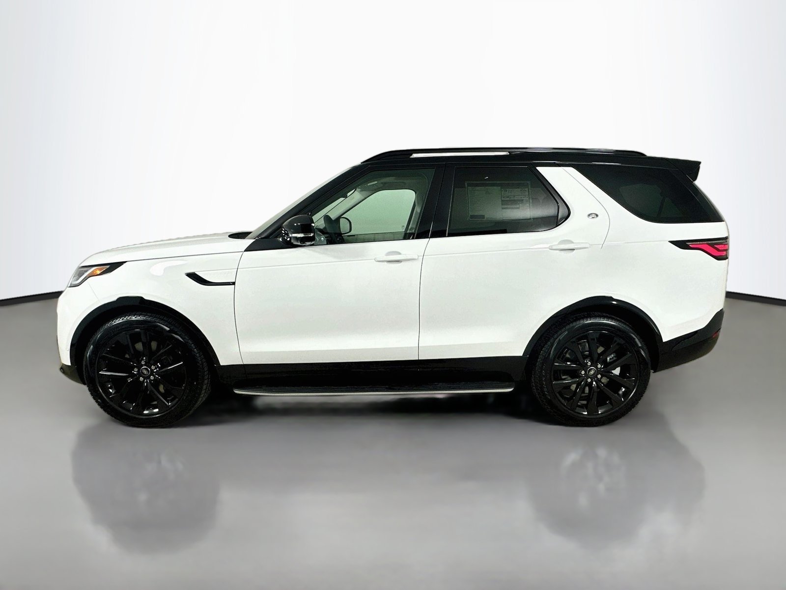 New 2026 Land Rover Discovery Limited Edition AWD/4WD image 8