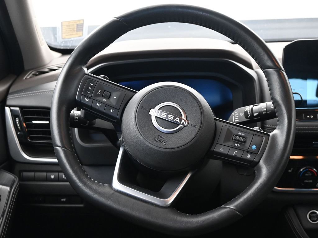 Used 2022 Nissan Rogue Platinum w/ Head-Up Display Package image 23