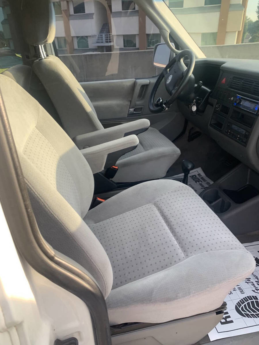 Used 2002 Volkswagen Eurovan MV image 24