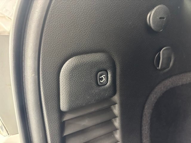 Used 2019 Jeep Grand Cherokee Limited AWD/4WD image 9