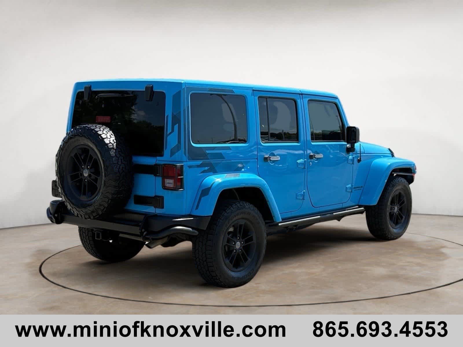 Used 2017 Jeep Wrangler Unlimited Sahara AWD/4WD image 3