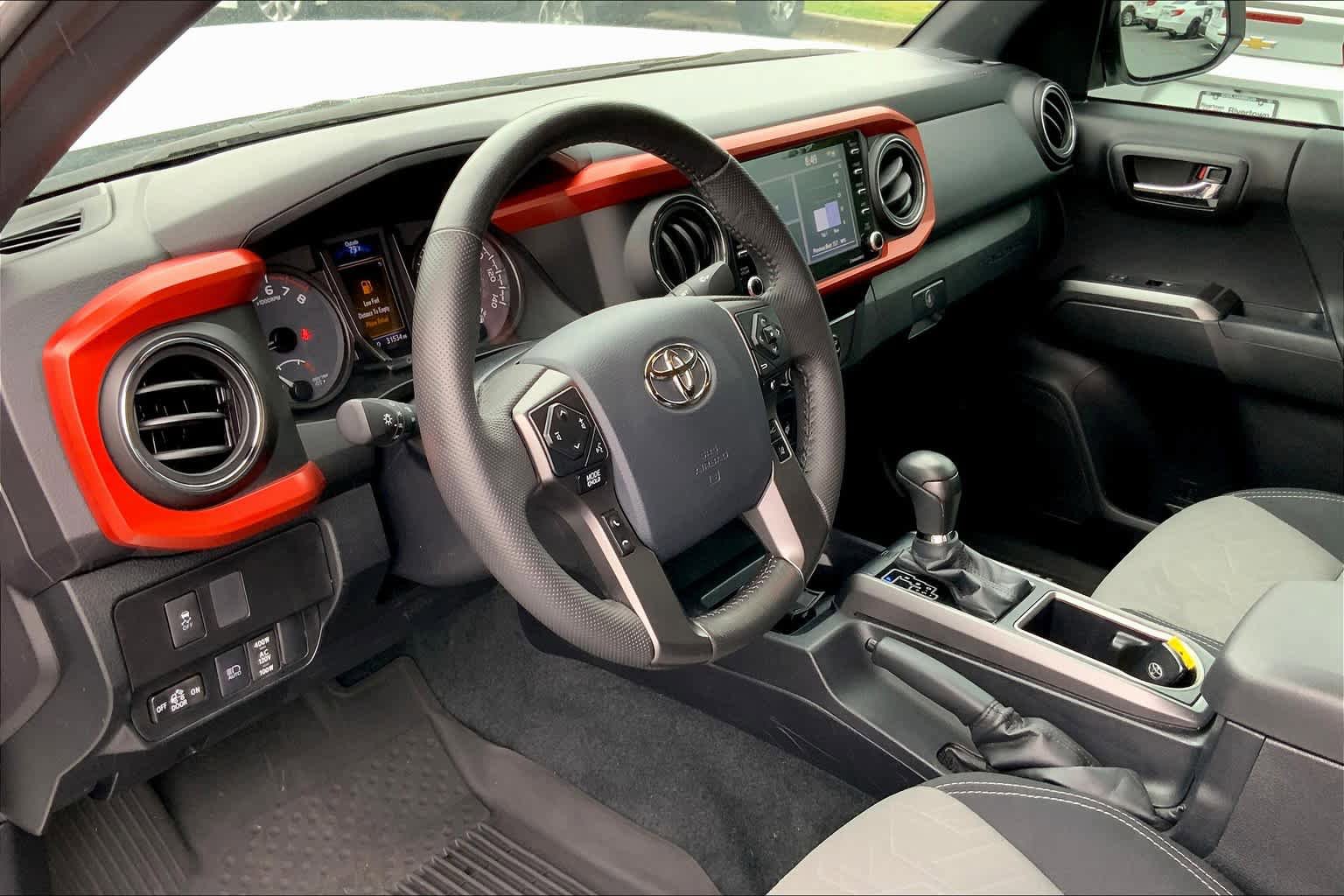Used 2020 Toyota Tacoma TRD Off-Road image 17