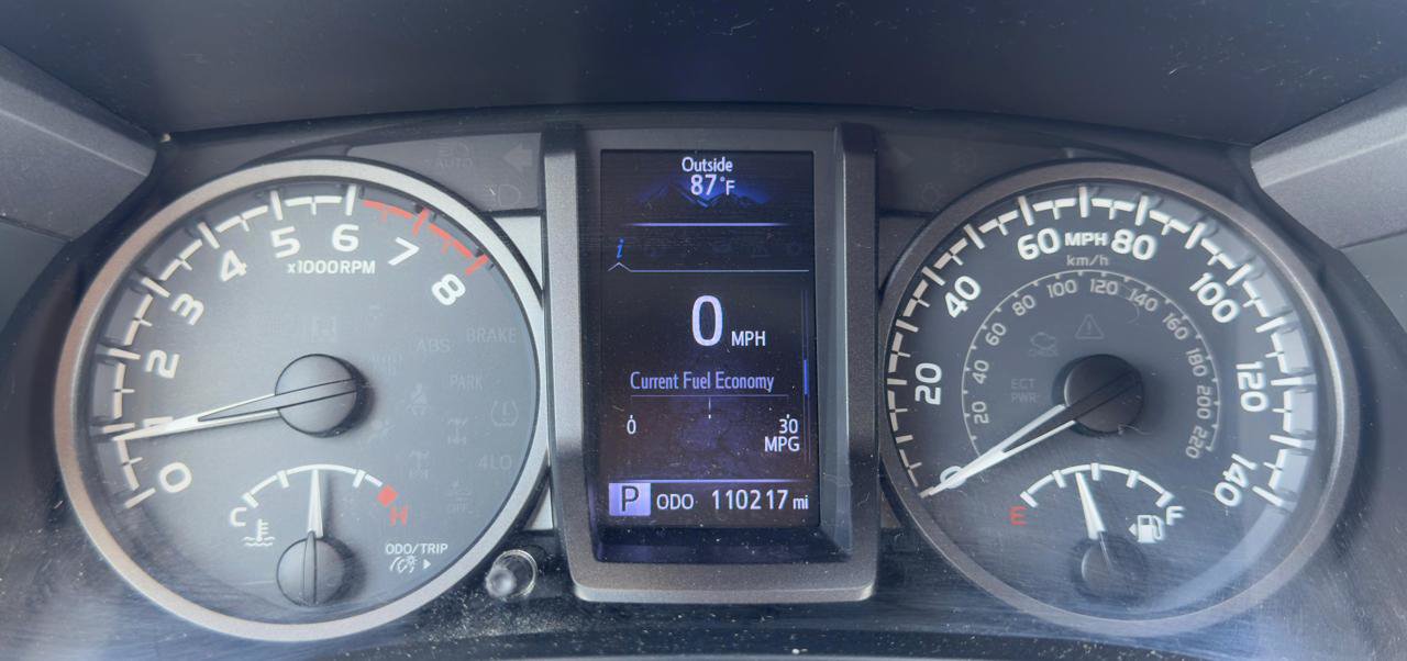 Used 2019 Toyota Tacoma TRD Sport AWD/4WD image 9