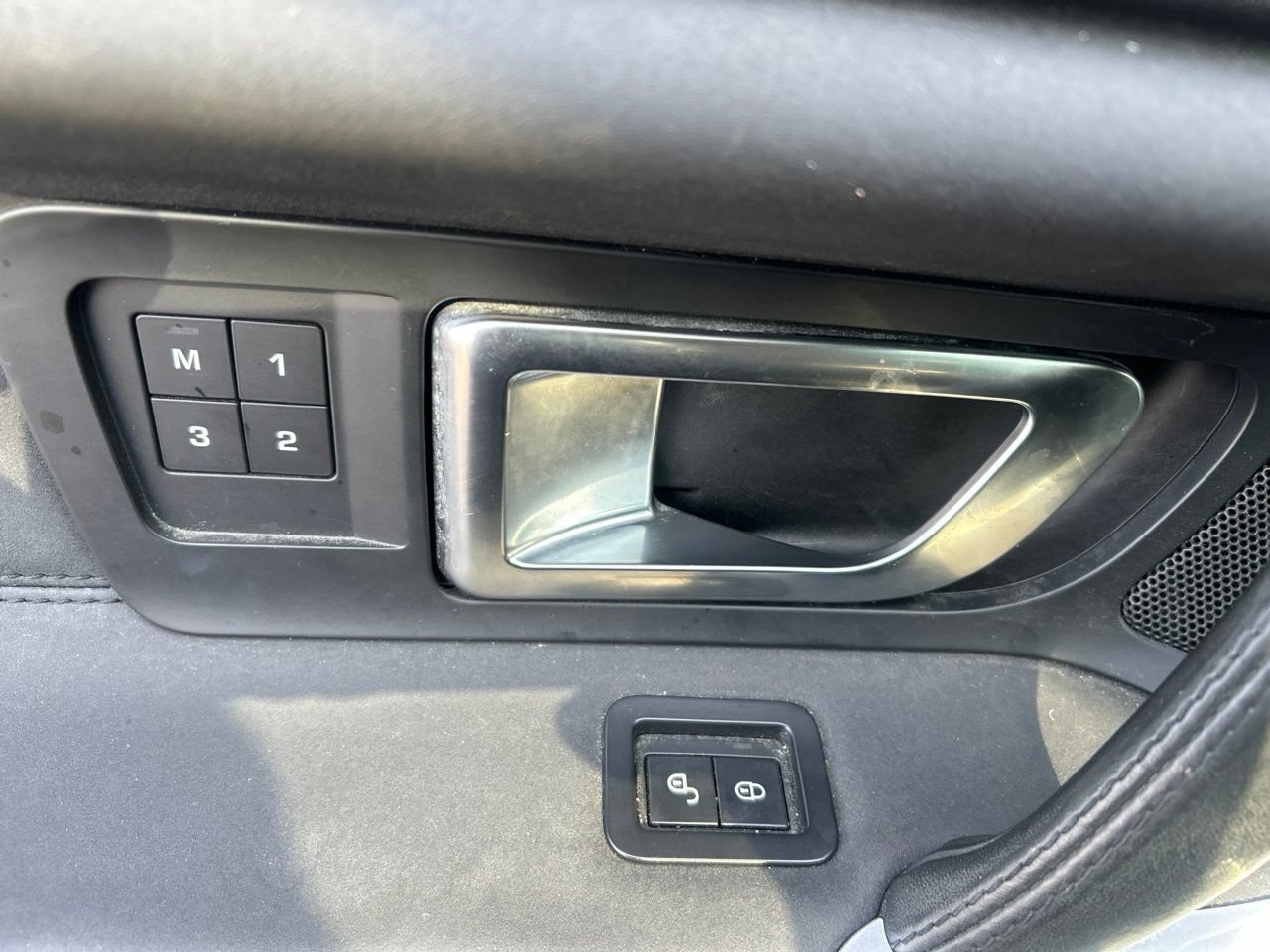Used 2019 Land Rover Discovery Sport AWD/4WD image 17