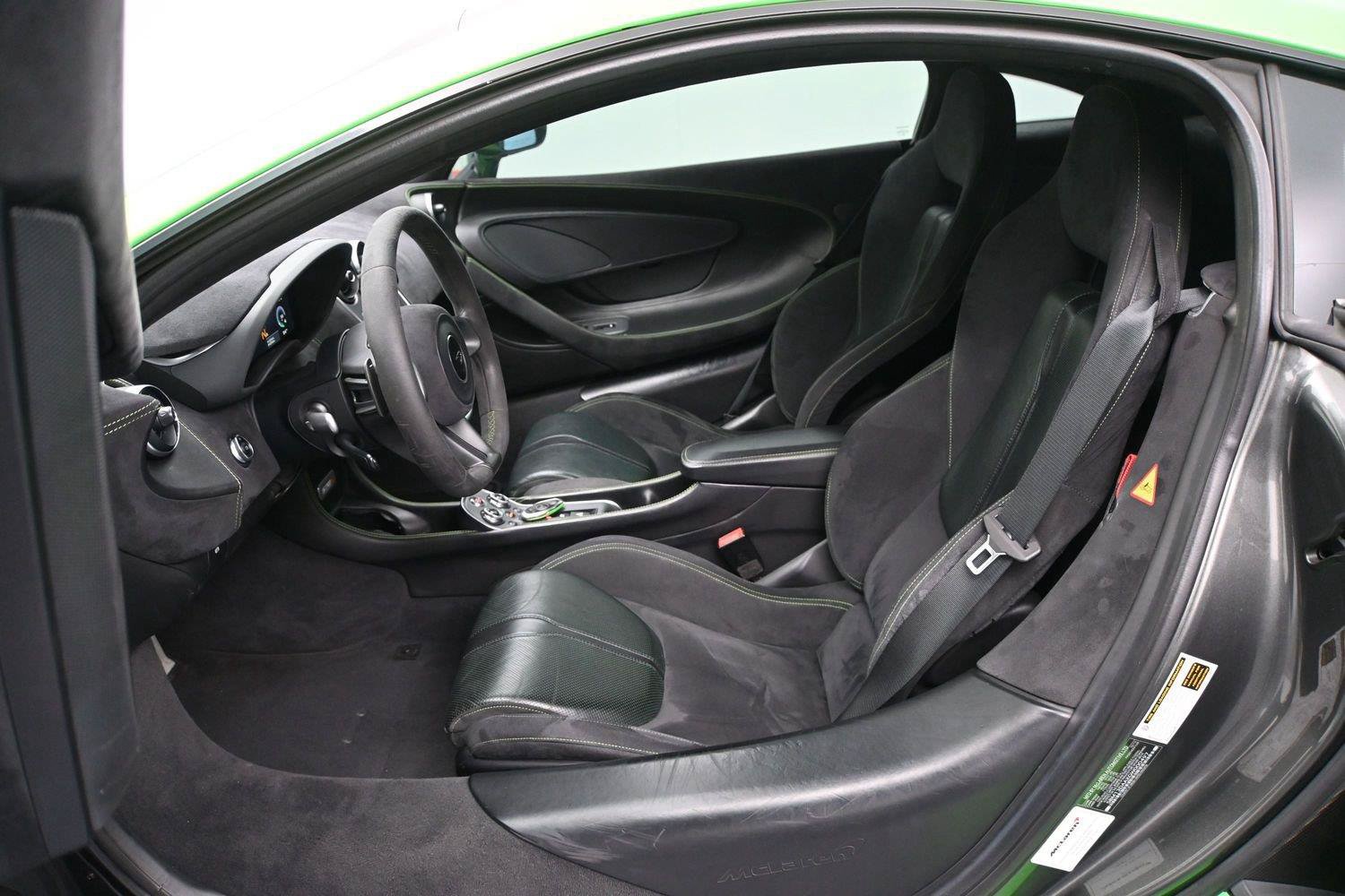 Used 2016 McLaren 570S Coupe RWD image 9