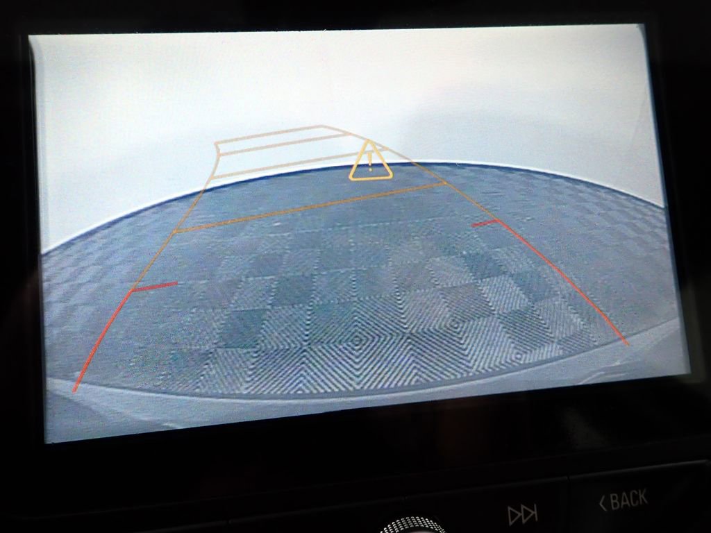 Used 2018 Chevrolet Volt Premier w/ Driver Confidence Package image 2