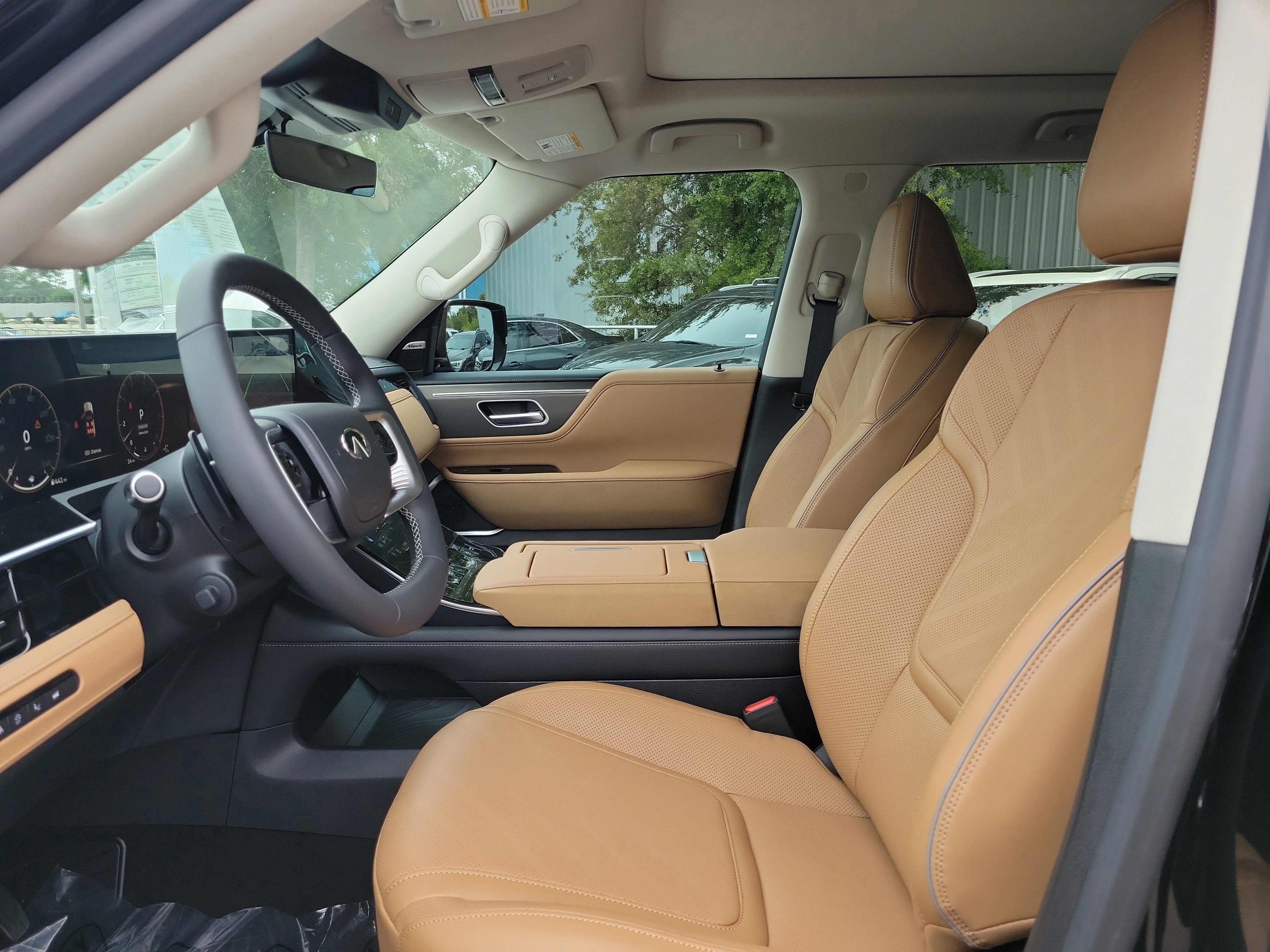 New 2026 INFINITI QX80 Luxe image 16