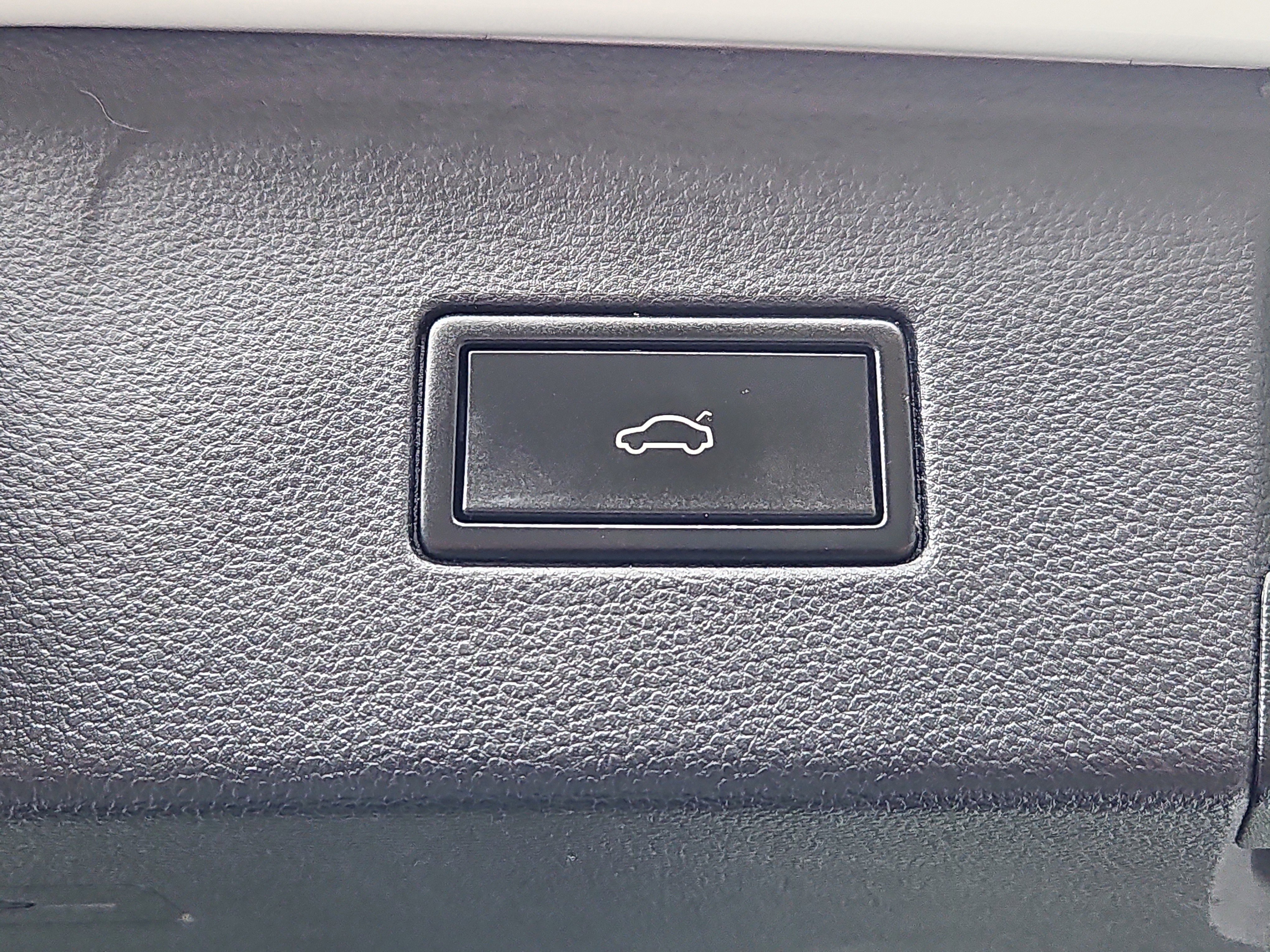 Used 2019 Volkswagen Atlas SE w/ Panoramic Sunroof Package image 15