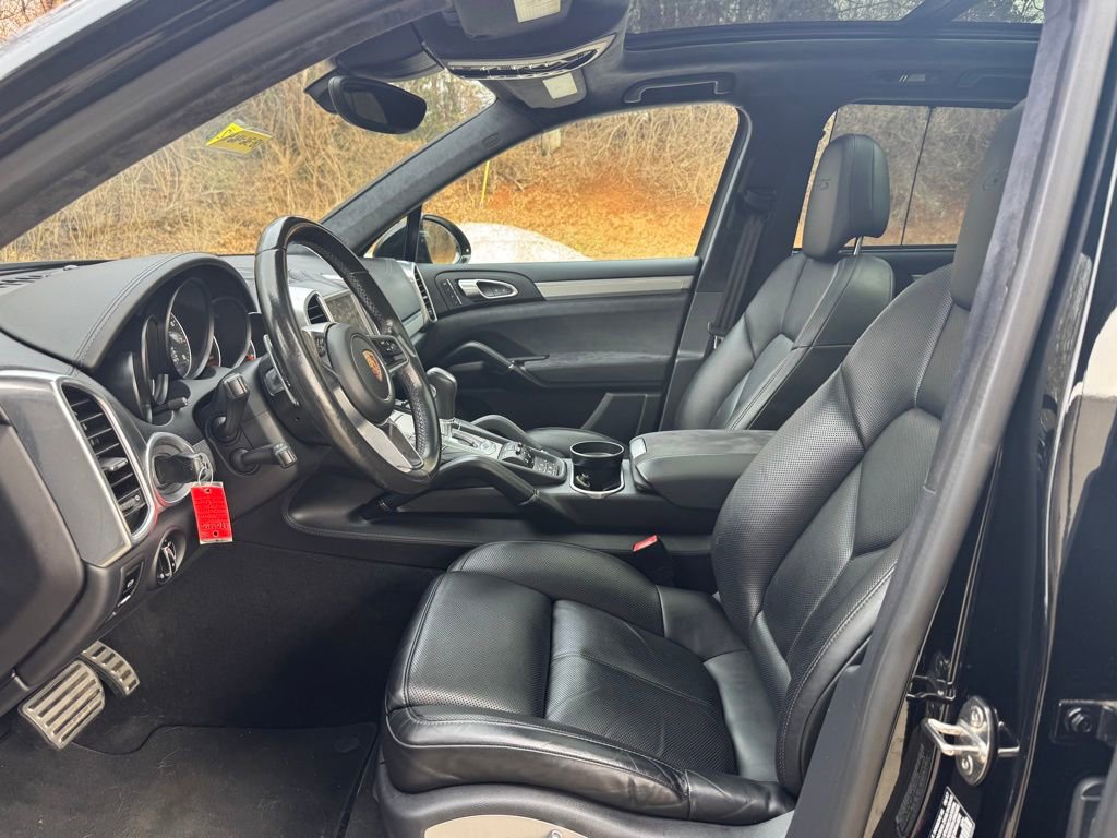 Used 2018 Porsche Cayenne GTS w/ Premium Package Plus image 22