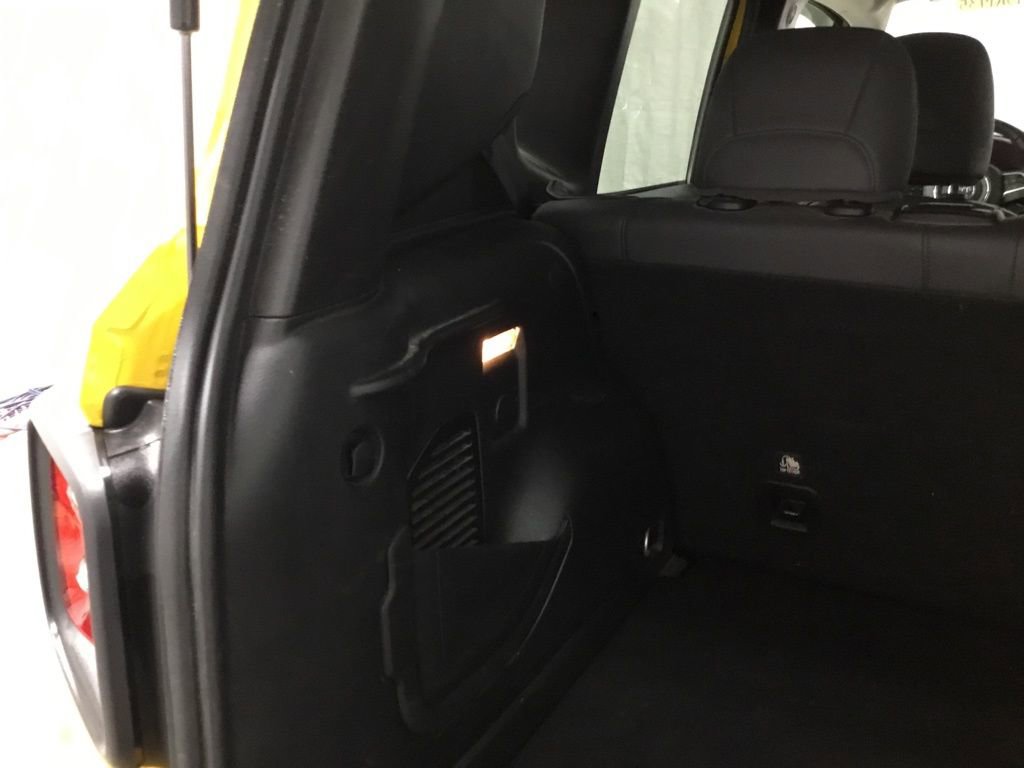 Used 2023 Jeep Renegade Trailhawk w/ Trailhawk Elite Group AWD/4WD image 15