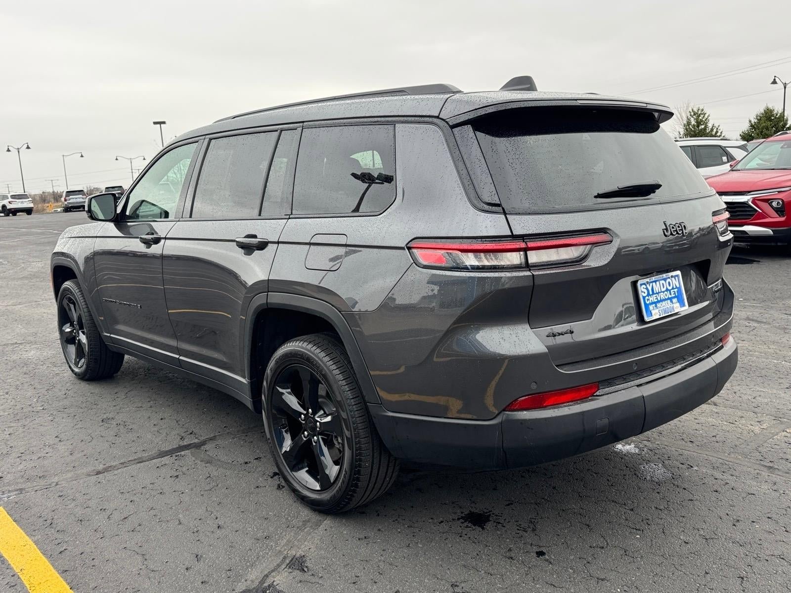 Used 2025 Jeep Grand Cherokee L Limited w/ Black Appearance Package AWD/4WD image 3