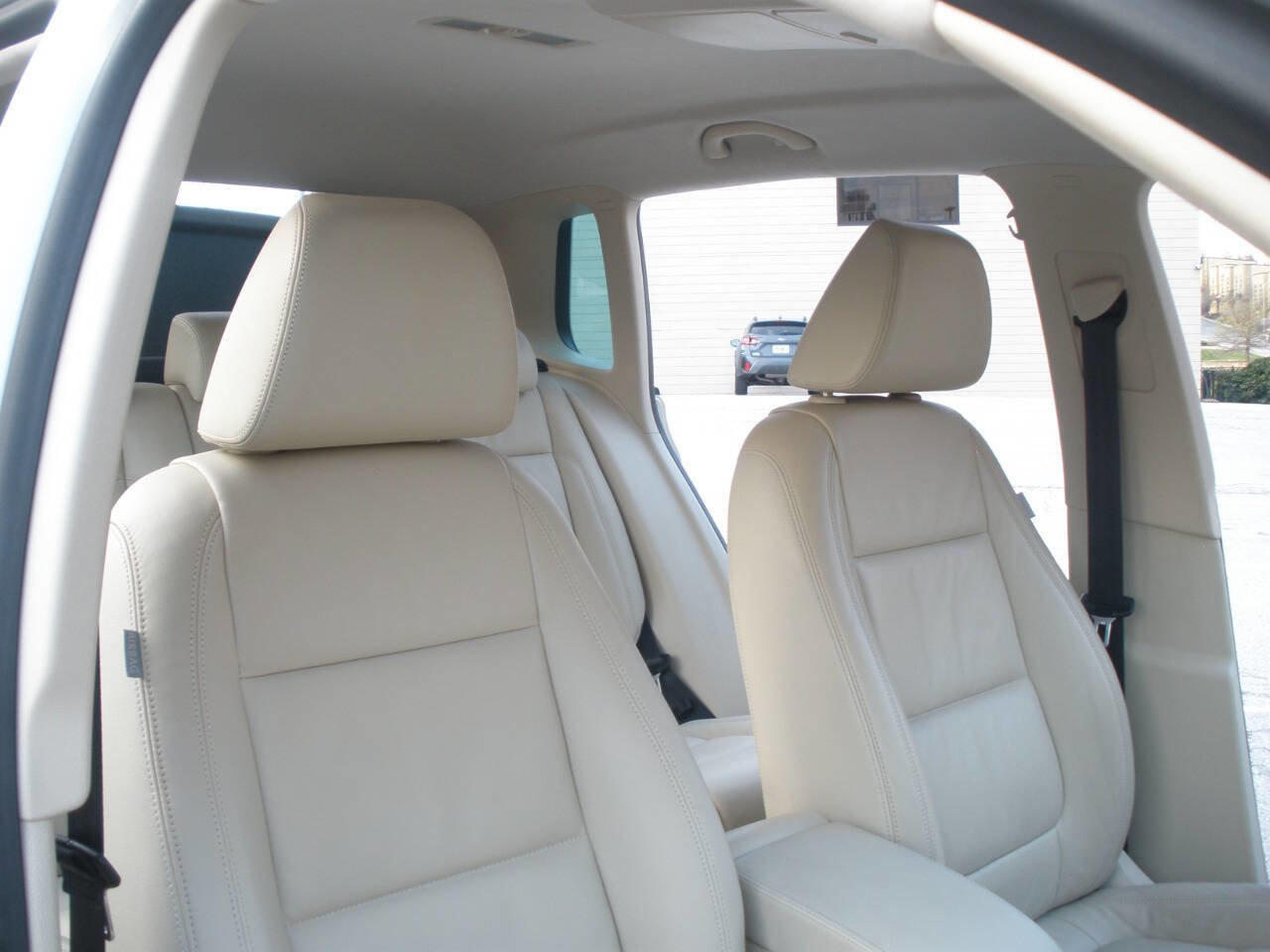 Used 2009 Volkswagen Tiguan SE image 29