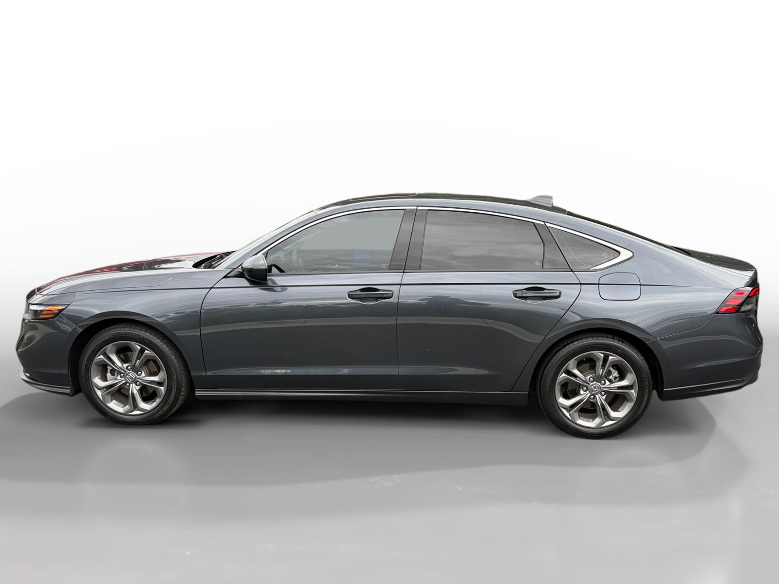 Used 2024 Honda Accord EX image 2