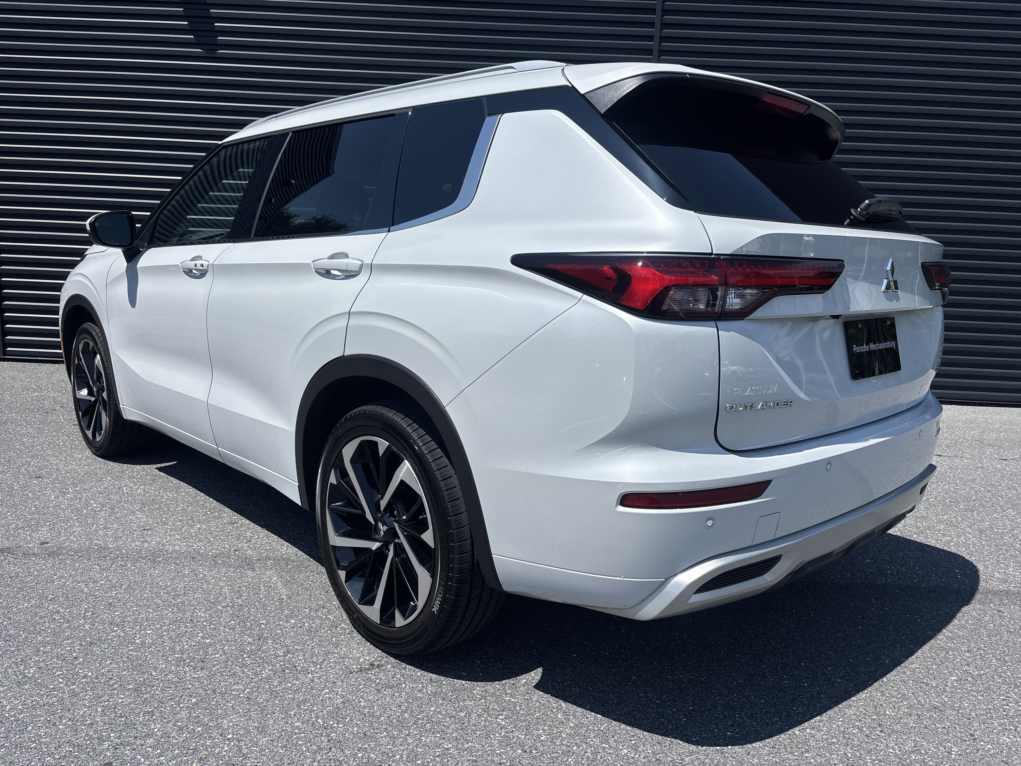 Used 2022 Mitsubishi Outlander SEL FWD image 3