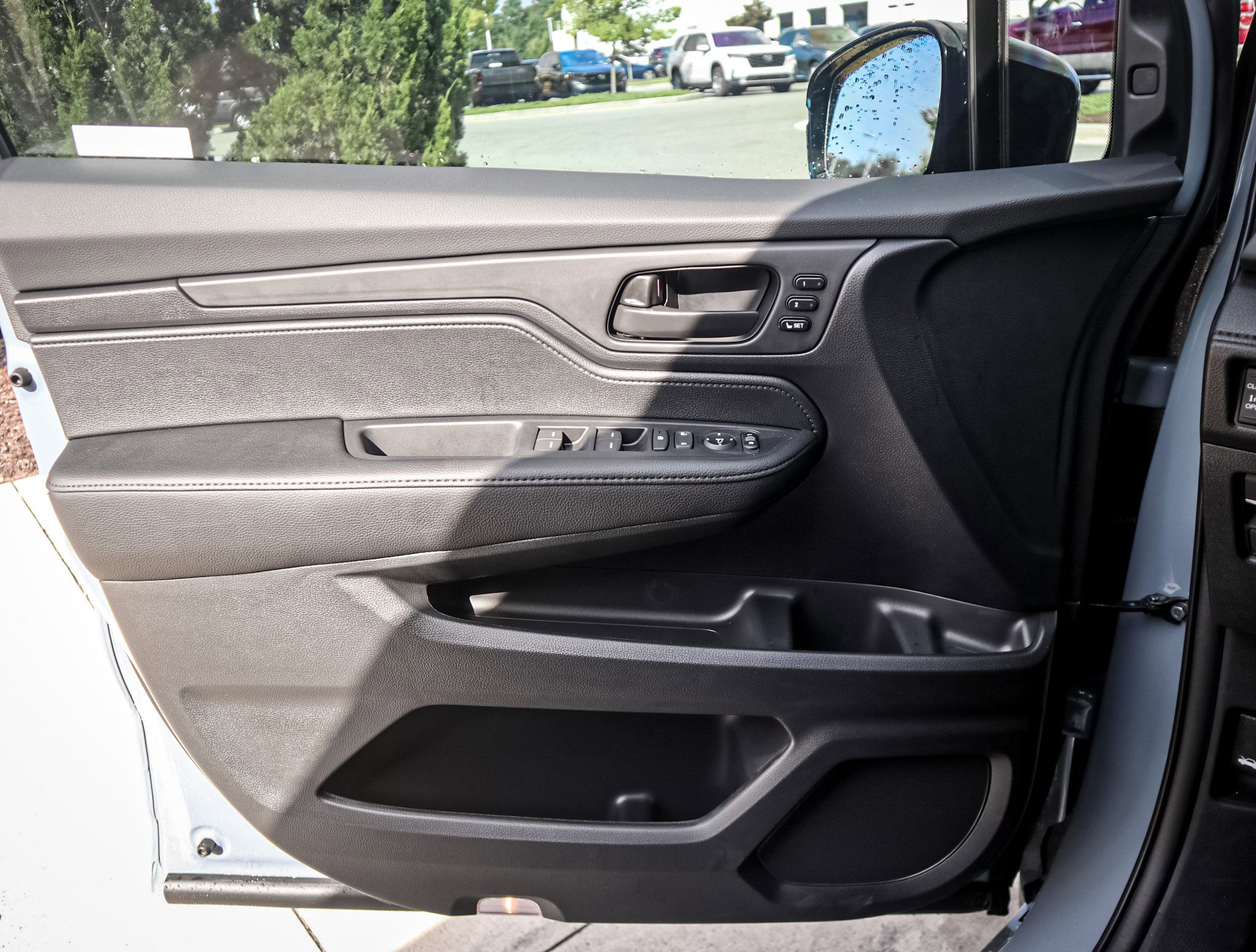 Used 2025 Honda Odyssey Elite image 14