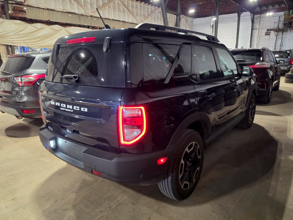 Used 2022 Ford Bronco Sport Outer Banks w/ Tech Package AWD/4WD image 2