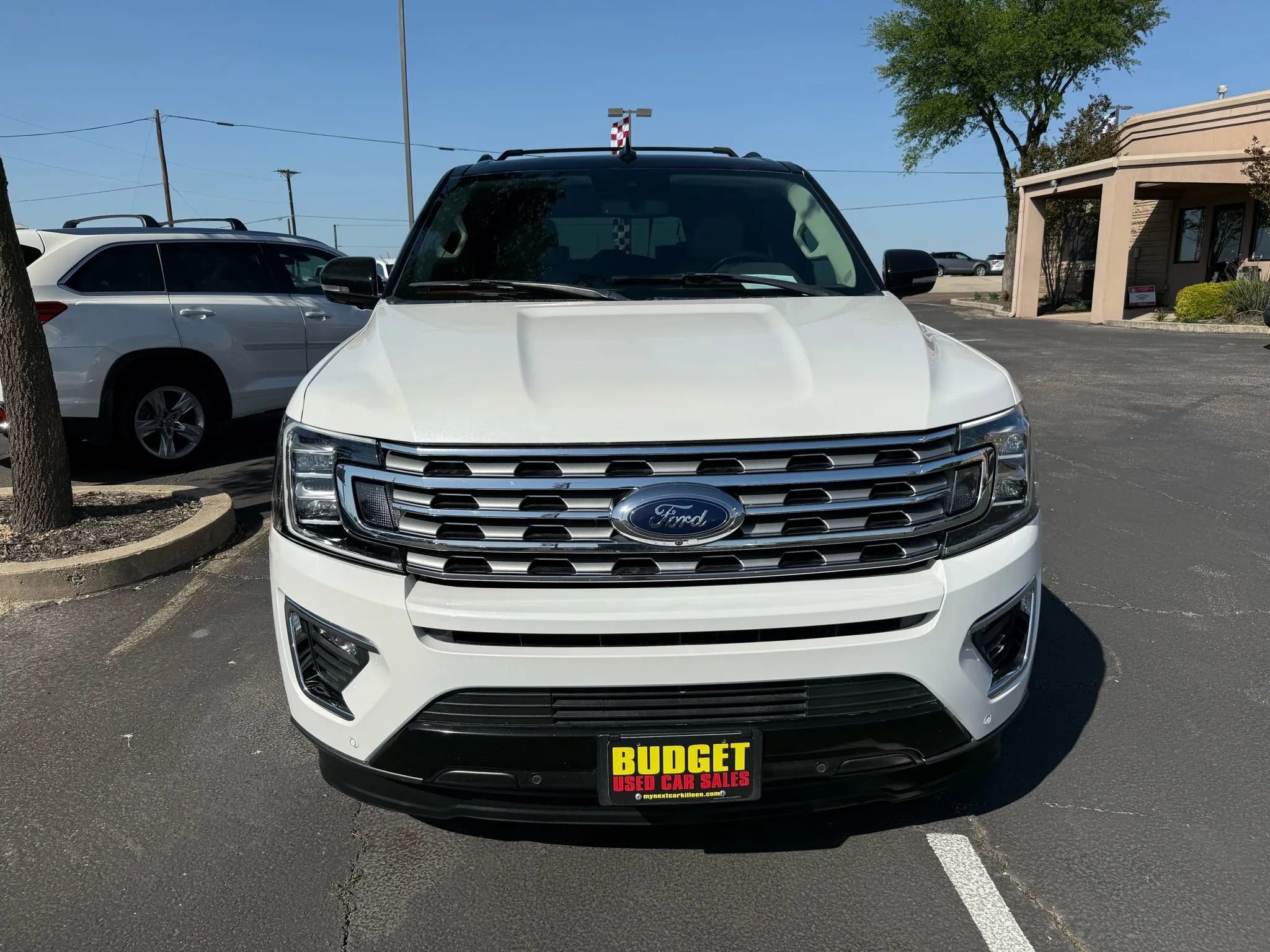Used 2019 Ford Expedition Limited w/ Texas Edition Package image 2