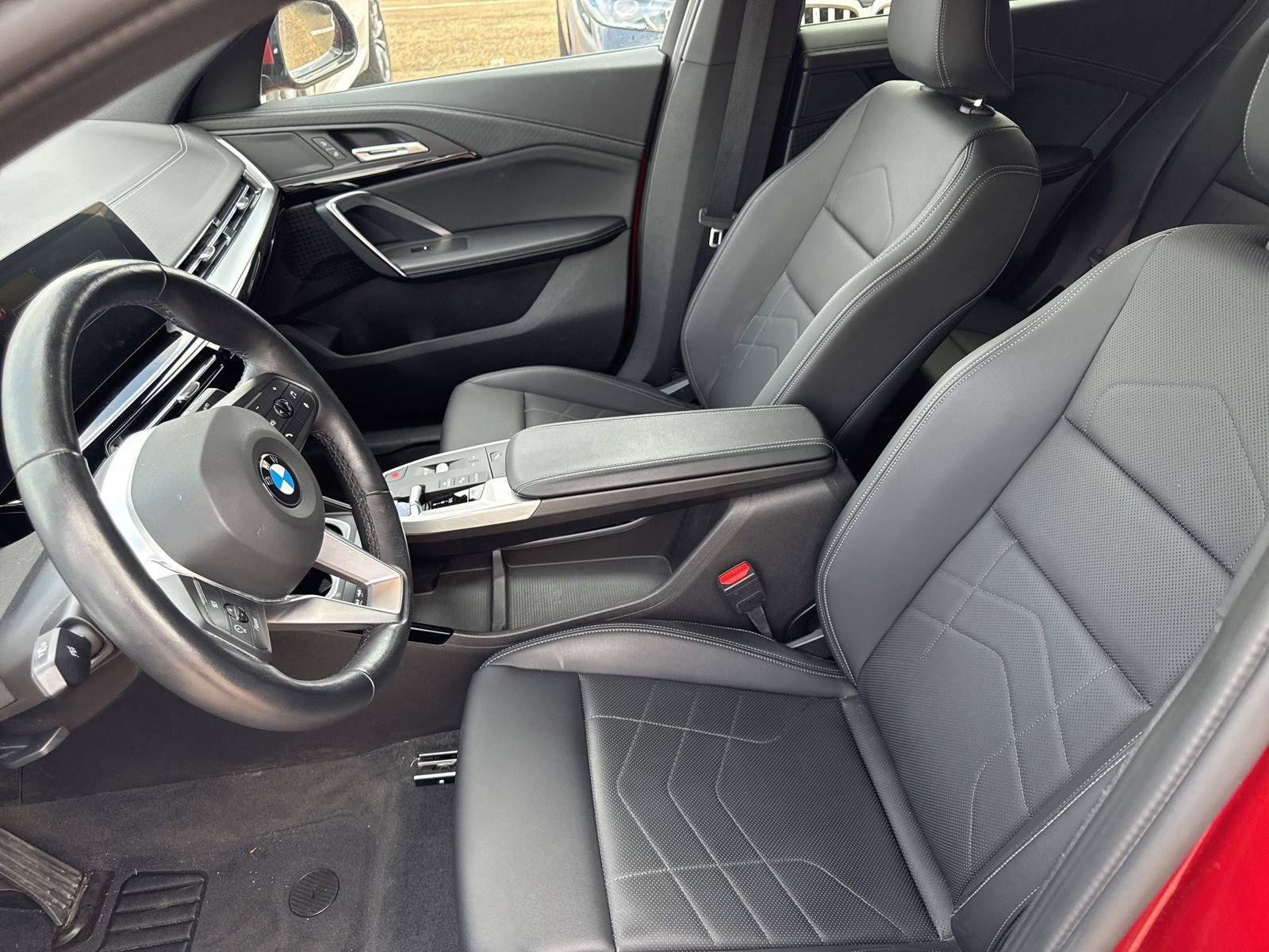 Used 2024 BMW X2 xDrive28i AWD/4WD image 13