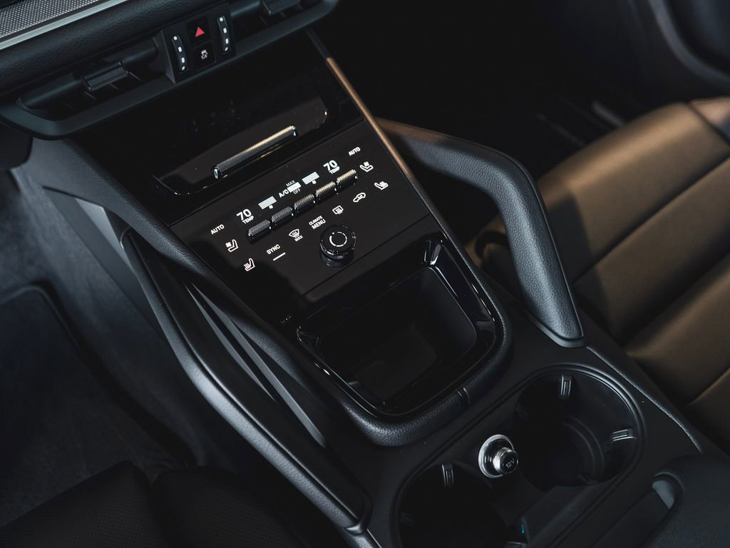 New 2025 Porsche Cayenne image 24