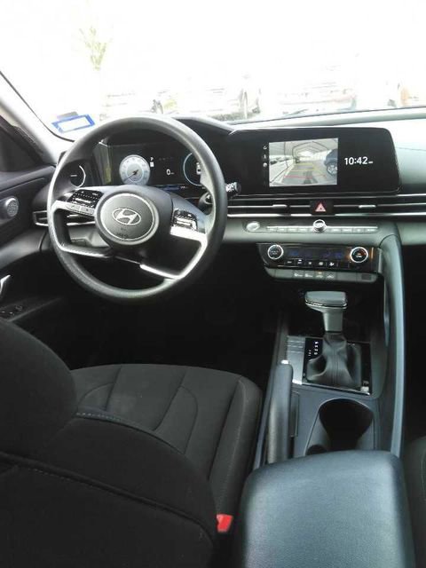 Used 2024 Hyundai Elantra SEL image 7