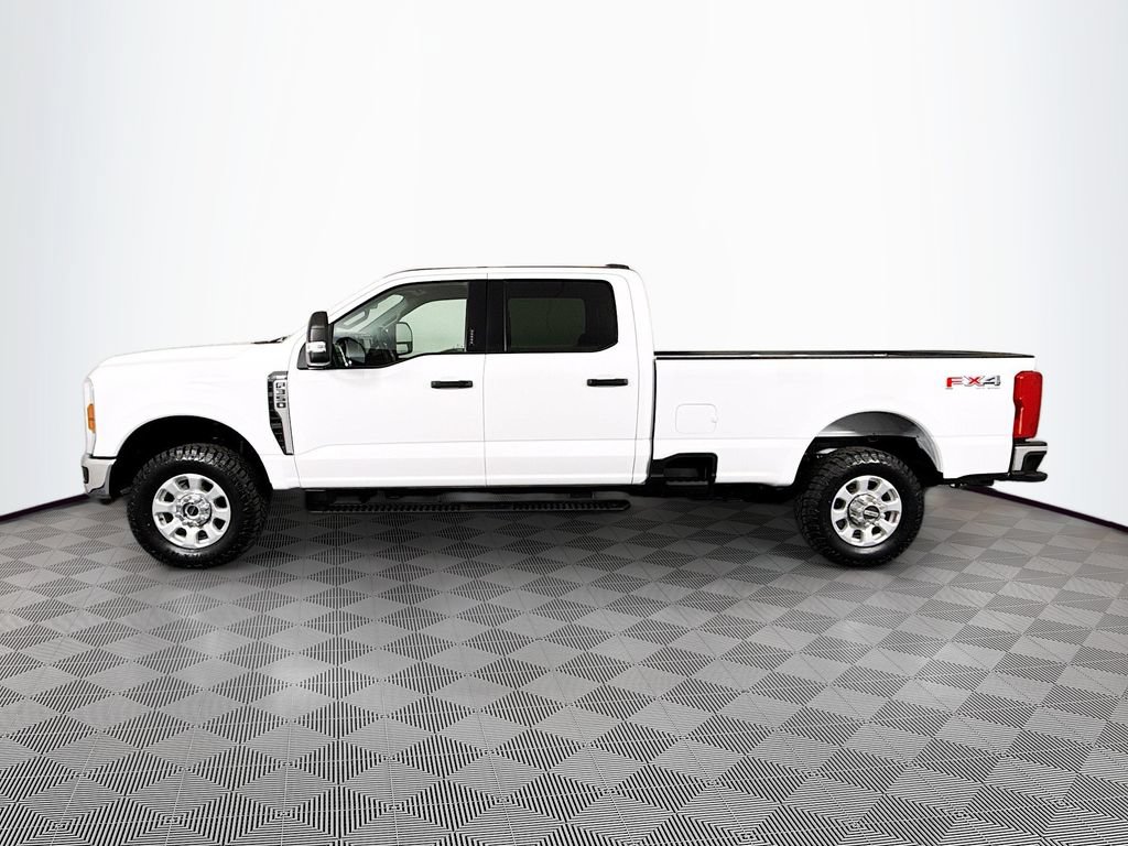 Used 2024 Ford F350 XLT w/ FX4 Off-Road Package AWD/4WD image 4