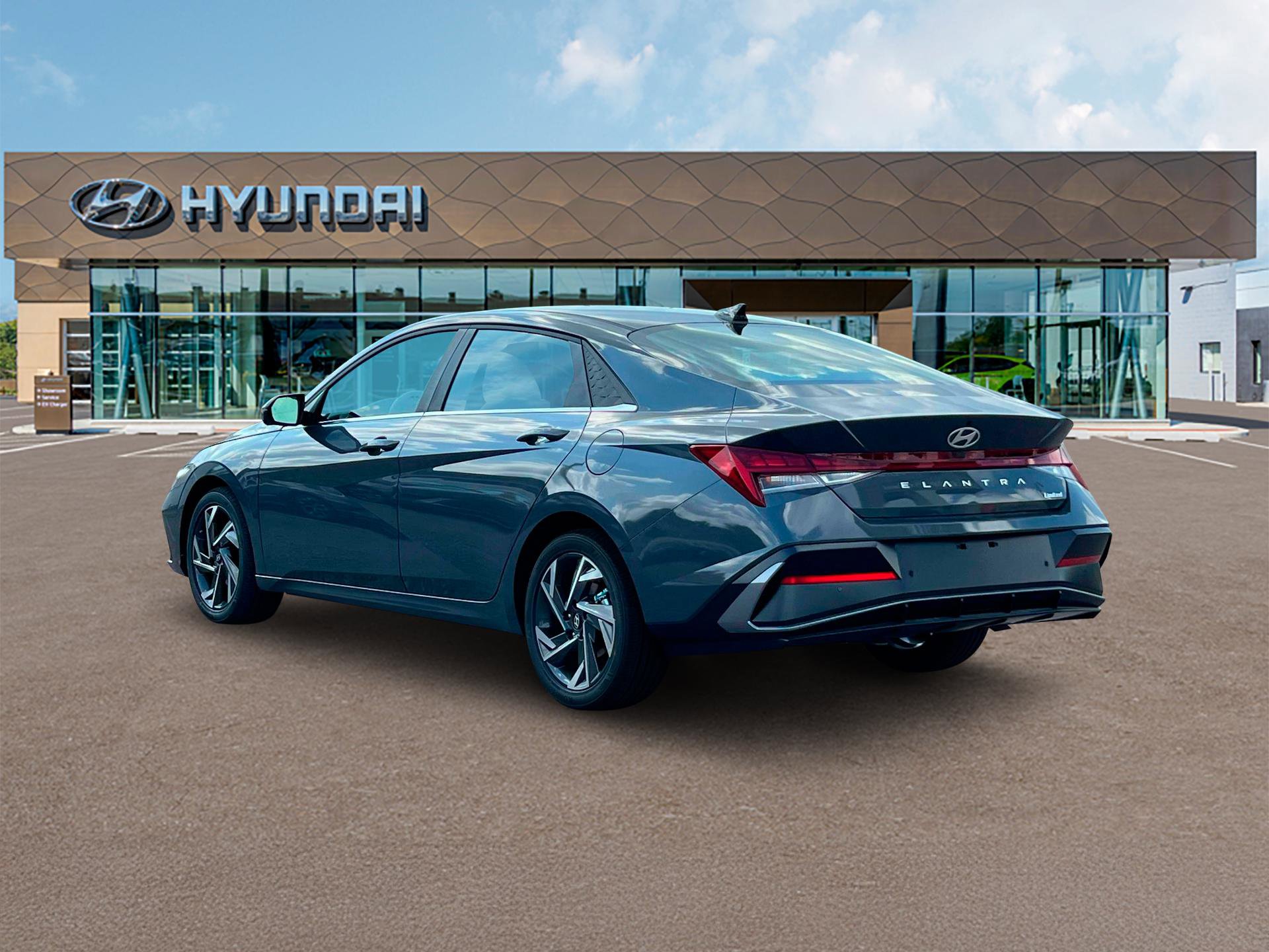 Used 2025 Hyundai Elantra Limited w/ Cargo Package FWD image 24