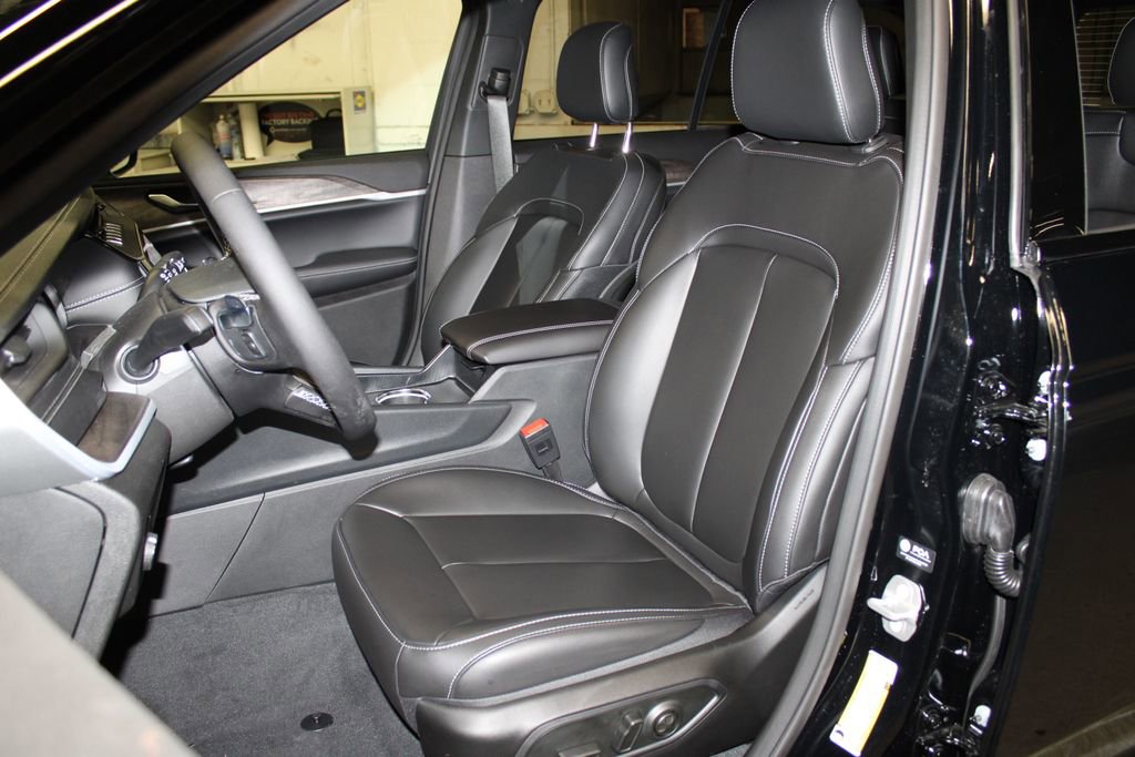 New 2026 Jeep Grand Cherokee Limited w/ Limited Altitude Package image 25