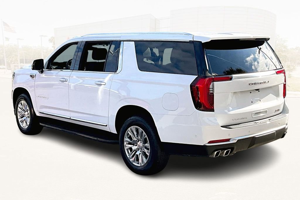 Used 2025 GMC Yukon XL Denali image 4