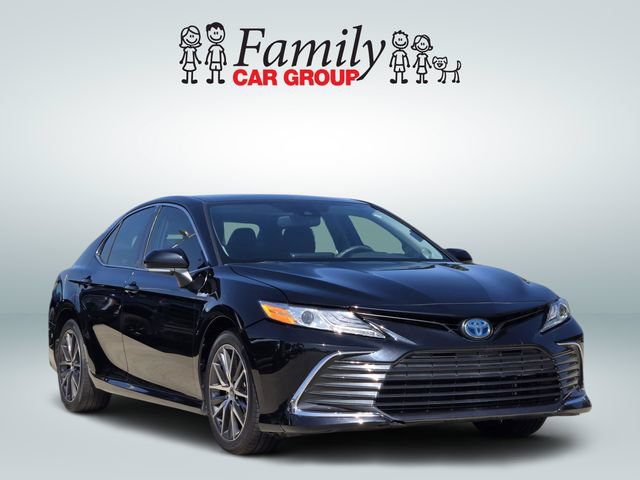 Certified 2021 Toyota Camry XLE w/ Navigation Upgrade Package FWD image 2
