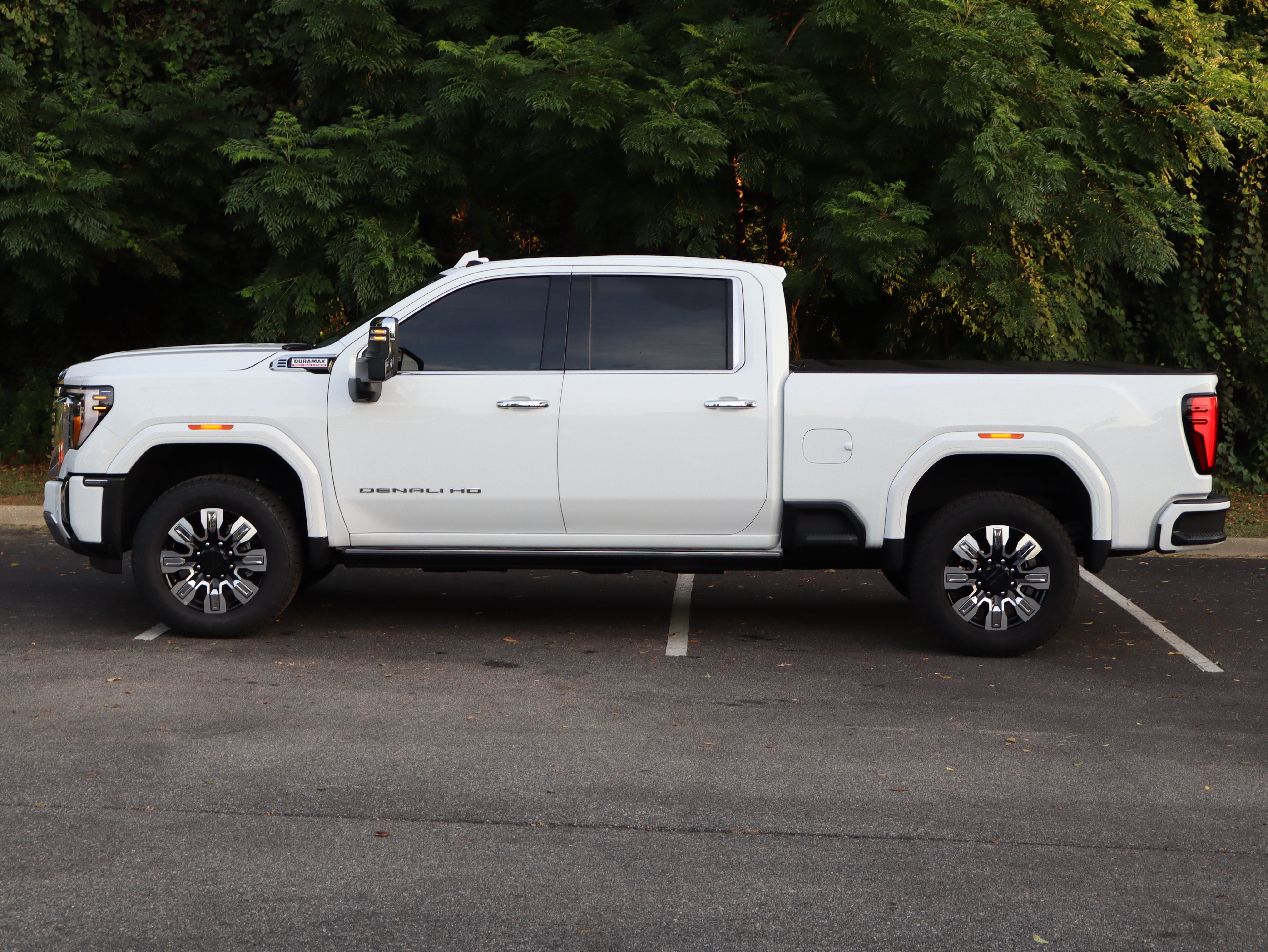 Used 2025 GMC Sierra 2500 Denali w/ Denali Reserve Package AWD/4WD image 6