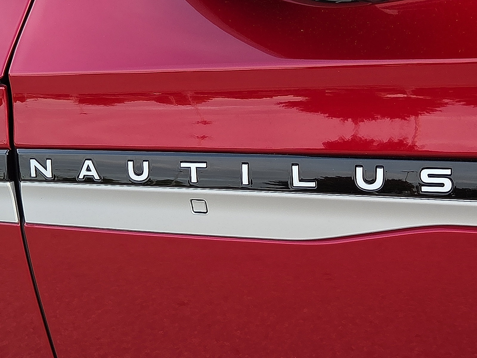 Used 2026 Lincoln Nautilus Premier w/ Equipment Group 102A AWD/4WD image 9