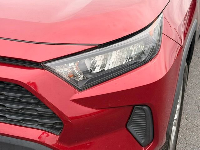 Used 2019 Toyota RAV4 LE w/ Carpet Mat Package AWD/4WD image 10