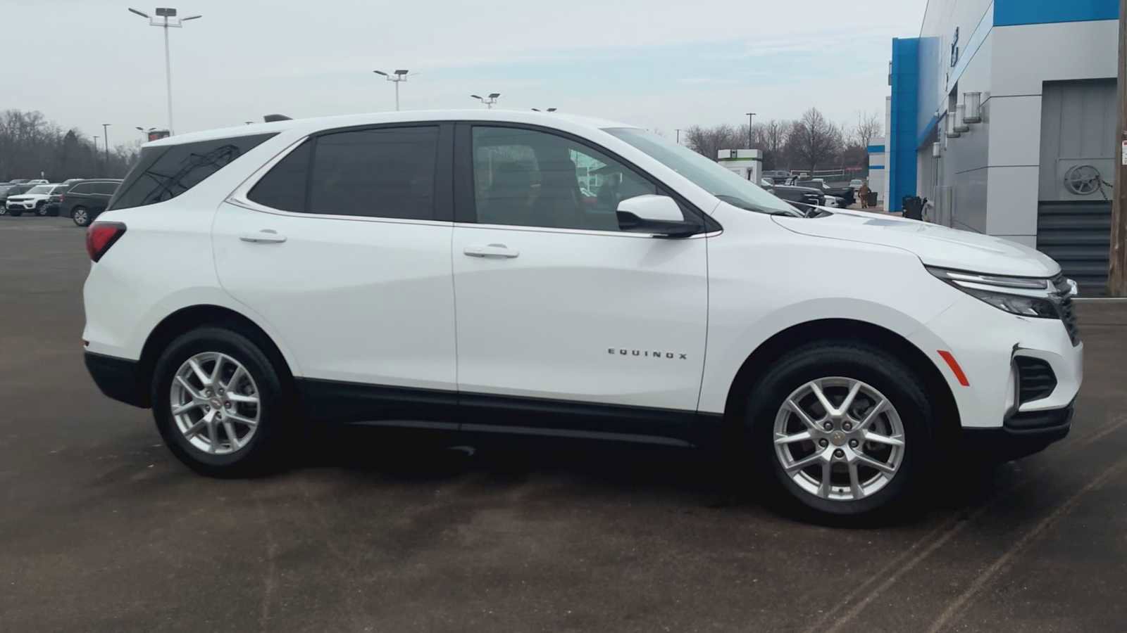 Used 2024 Chevrolet Equinox LT image 9