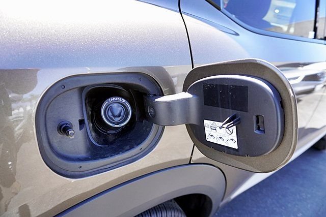 New 2026 Nissan Kicks SR w/ Cold Weather Package FWD image 12