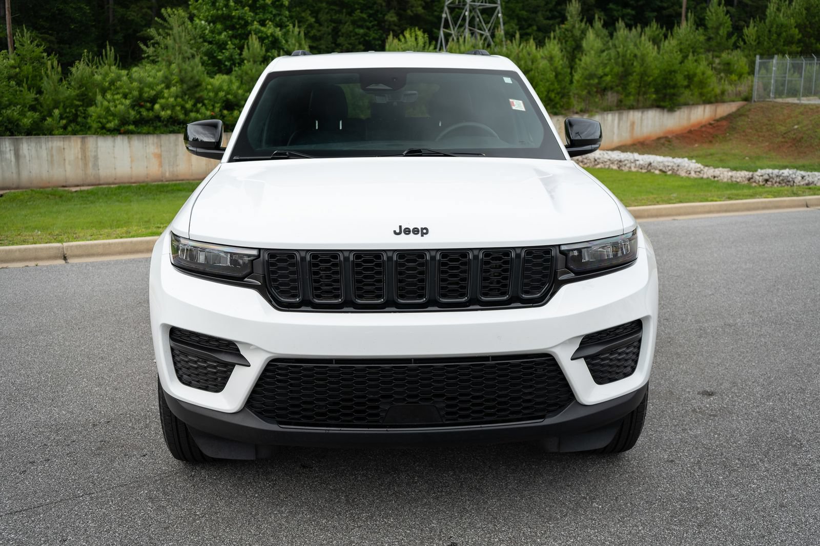 Used 2025 Jeep Grand Cherokee Altitude AWD/4WD video 2